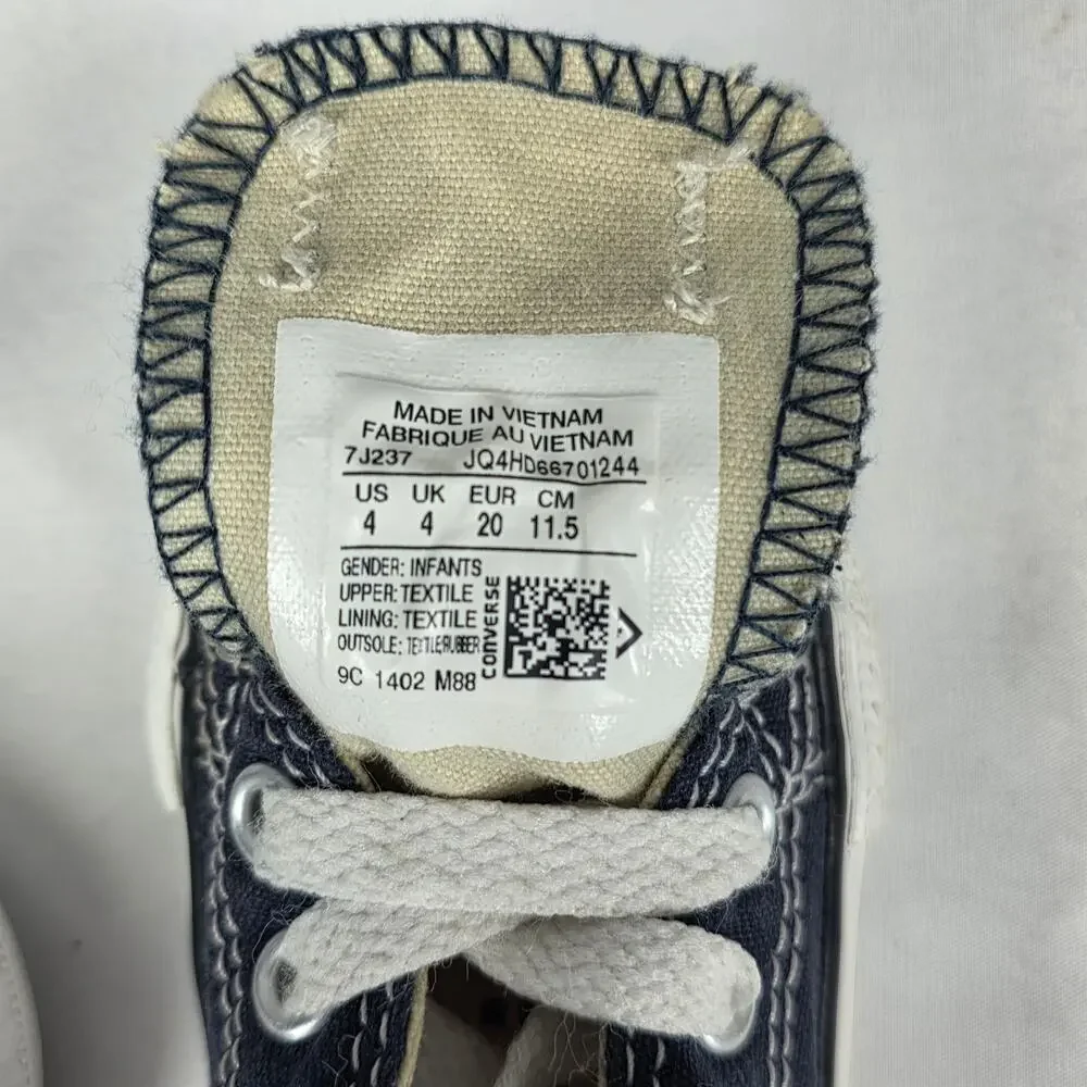 CONVERSE INFANT CHUCK TAYLOR ALL STAR – NAVY CANVAS – SIZE 4 US – CLASSIC STYLE
